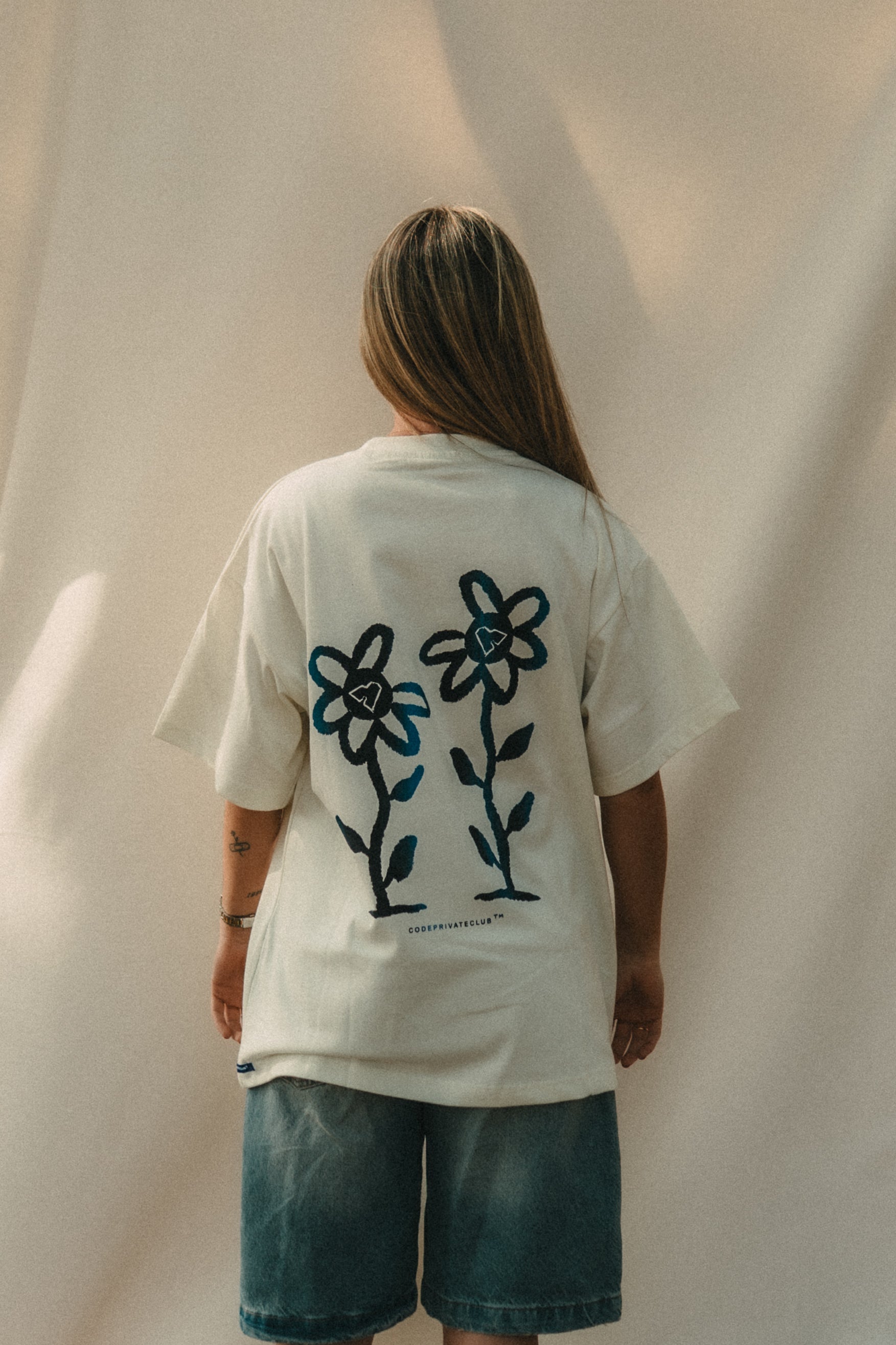 GRADIENT BLOSSOMS T-SHIRT BLUE